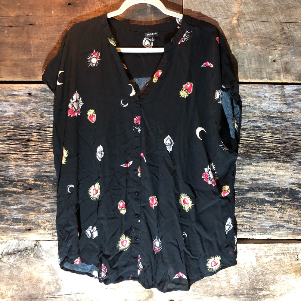 Torrid button down cap sleeve top